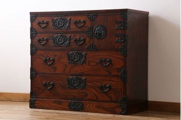 中古　伝統民芸家具　岩谷堂箪笥　荘厳な雰囲気漂う片開き扉付き整理箪笥(意匠箪笥、チェスト)