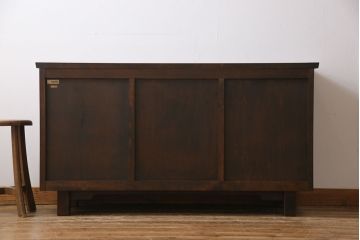 中古　北海道民芸家具　絶版品　モダンな雰囲気漂うシックなサイドボード(リビングボード、収納棚)