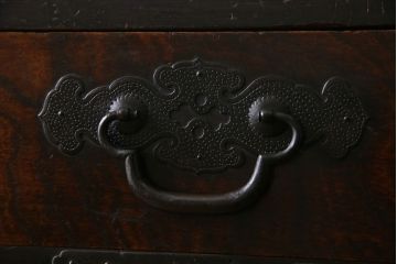 アンティーク家具　和製アンティーク　明治時代　前面ケヤキ材　品格と存在感を漂わせる松本帳場箪笥(時代箪笥、和タンス)