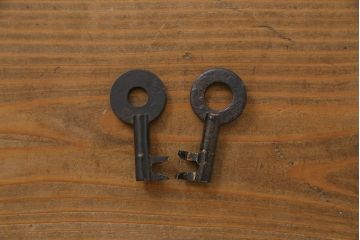 アンティーク家具　和製アンティーク　明治時代　前面ケヤキ材　品格と存在感を漂わせる松本帳場箪笥(時代箪笥、和タンス)