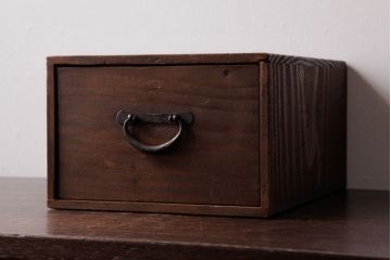 アンティーク家具　和製アンティーク　ヒノキ材　味わいのあるノスタルジックな小引き出し(小物収納、卓上収納)