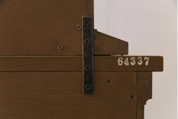 中古　DREXEL HERITAGE(ドレクセルヘリテイジ)　Triune(トライユン)　食器棚(カップボード、キャビネット)