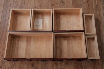 中古　伝統民芸家具　岩谷堂箪笥　厚みのある金具が立派な威厳のある車箪笥(小箪笥、チェスト)