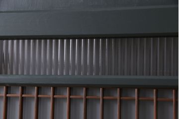 和製アンティーク　ペイント建具　モールガラス　色ガラス入り　モダンな雰囲気がお洒落な板戸2枚セット(建具、引き戸、ガラス戸)