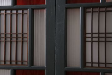 和製アンティーク　ペイント建具　モールガラス　色ガラス入り　モダンな雰囲気がお洒落な板戸2枚セット(建具、引き戸、ガラス戸)