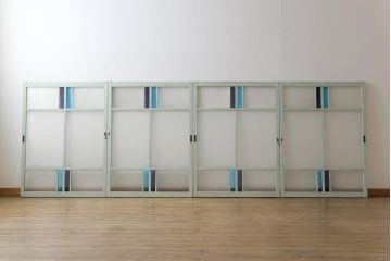 ペイント　色ガラス　爽やかな色合わせが目を惹くガラス窓(サッシ、引き戸、仕切り戸、建具)4枚組