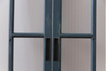 和製アンティーク　ペイント建具　色ガラス入り　レトロシックな雰囲気漂うガラス戸2枚セット(窓、建具)