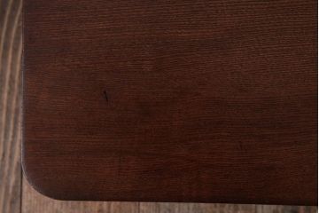 レトロ家具　栓材一枚板　濃い色味の脚がレトロな小振りの角ちゃぶ台(座卓、ローテーブル)