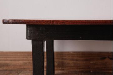 レトロ家具　栓材一枚板　濃い色味の脚がレトロな小振りの角ちゃぶ台(座卓、ローテーブル)