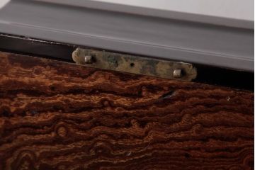 アンティーク家具　和製アンティーク　ケヤキ材　漆塗りが施された味わいのある小引き出し(小物入れ、卓上収納)