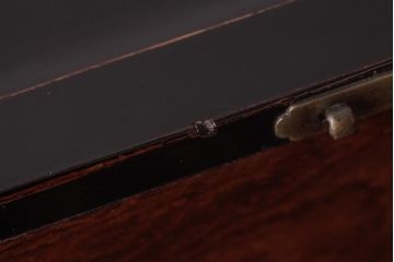 アンティーク家具　和製アンティーク　ケヤキ材　漆塗りが施された味わいのある小引き出し(小物入れ、卓上収納)