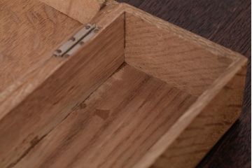 アンティーク雑貨　昭和レトロ　ナラ材　素朴な風合いのシンプルな蓋付き小物入れ(収納箱、筆入れ)