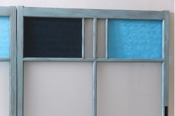 和製アンティーク　ペイント建具　色ガラス入り　レトロモダンな雰囲気がお洒落なガラス戸2枚セット(窓、建具)