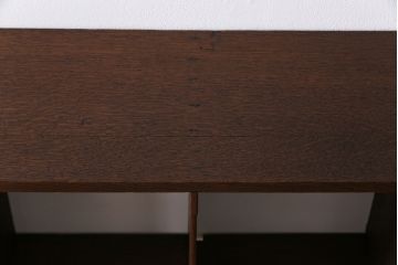 アンティーク家具　イギリスアンティーク　オーク材　シンプルな曲線の意匠が魅力のウォールラック(壁掛け飾り棚)