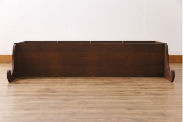 アンティーク家具　イギリスアンティーク　オーク材　シンプルな曲線の意匠が魅力のウォールラック(壁掛け飾り棚)