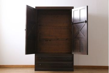 中古　松本民芸家具　シックな雰囲気が魅力的なワードローブ(チェスト、衣装箪笥)(定価約73万円)(2)