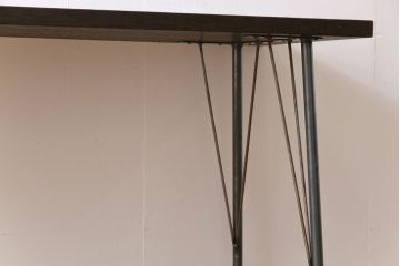 レトロ家具　昭和レトロ　古材一枚板　古い木の質感が味わい深い鉄脚テーブル(コンソールテーブル、作業台)