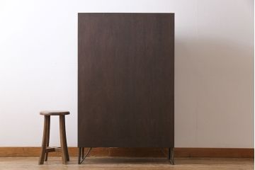 アンティーク家具　リメイク品　明治期　鉄脚付き　古い松材を利用したパタパタ扉の収納棚(戸棚、下駄箱、キャビネット)