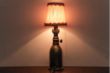 フランスアンティーク　ピジョンランプ　くすんだ真鍮が魅力的なスタンドライト(ナイトランプ、卓上照明)