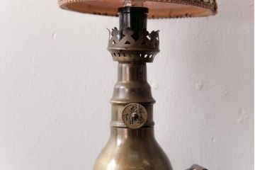 フランスアンティーク　ピジョンランプ　くすんだ真鍮が魅力的なスタンドライト(ナイトランプ、卓上照明)