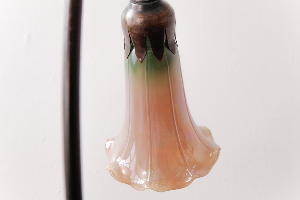 アンティーク雑貨　マツヤマ工芸　ブロンズ　上品な雰囲気のリリーランプ(スタンドライト、テーブルランプ、卓上照明)