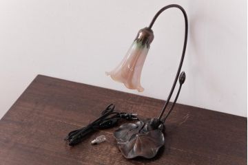 アンティーク雑貨　マツヤマ工芸　ブロンズ　上品な雰囲気のリリーランプ(スタンドライト、テーブルランプ、卓上照明)