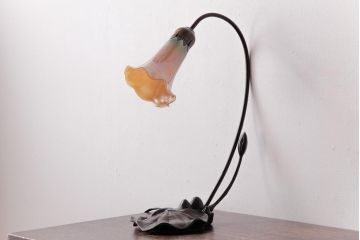 アンティーク雑貨　マツヤマ工芸　ブロンズ　上品な雰囲気のリリーランプ(スタンドライト、テーブルランプ、卓上照明)