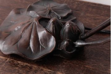 アンティーク雑貨　マツヤマ工芸　ブロンズ　上品な雰囲気のリリーランプ(スタンドライト、テーブルランプ、卓上照明)