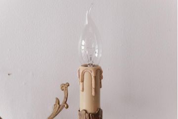 フランスアンティーク　凝った装飾が上品な印象を与える2灯タイプのウォールランプ(壁掛け照明)
