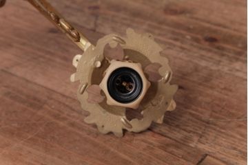 フランスアンティーク　凝った装飾が上品な印象を与える2灯タイプのウォールランプ(壁掛け照明)