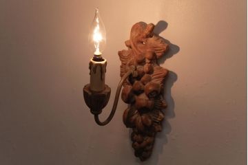フランスアンティーク　木彫りの装飾が目を引くウォールブラケット(壁掛け照明)