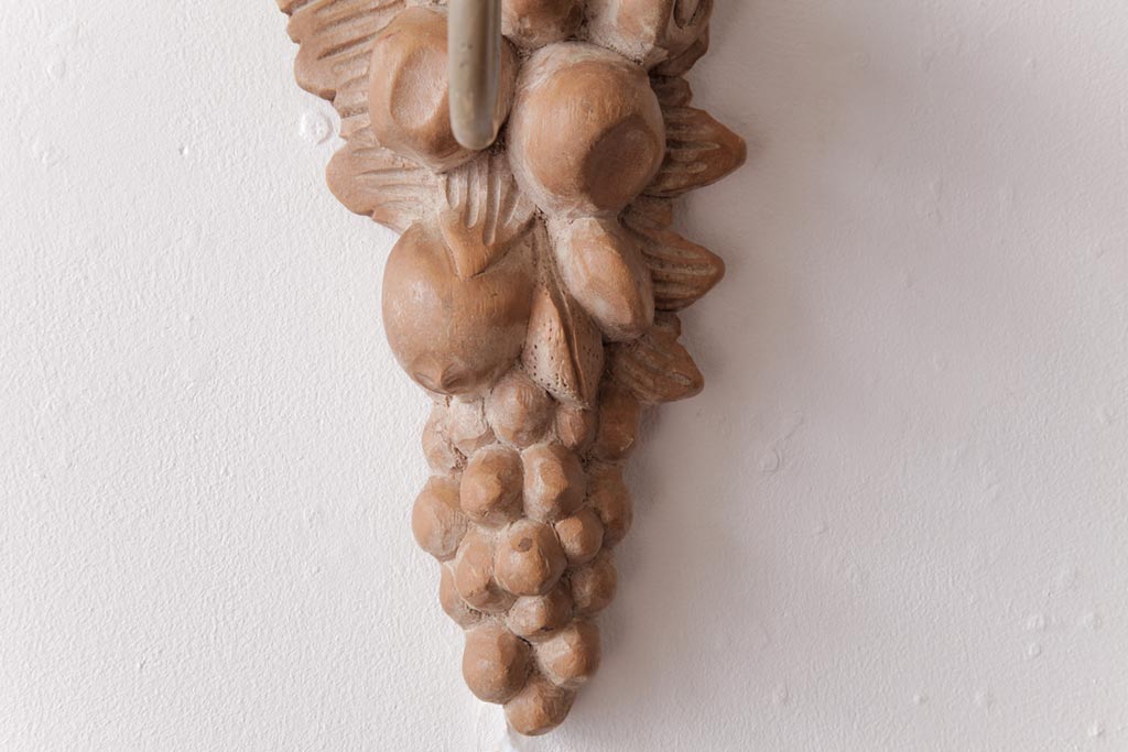 フランスアンティーク　木彫りの装飾が目を引くウォールブラケット(壁掛け照明)