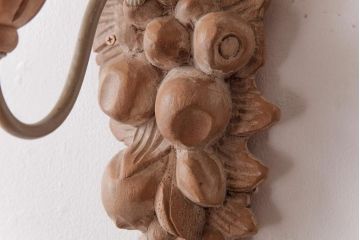 フランスアンティーク　木彫りの装飾が目を引くウォールブラケット(壁掛け照明)