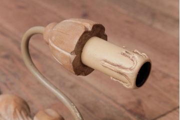 フランスアンティーク　木彫りの装飾が目を引くウォールブラケット(壁掛け照明)