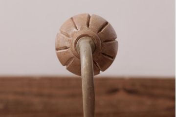 フランスアンティーク　木彫りの装飾が目を引くウォールブラケット(壁掛け照明)