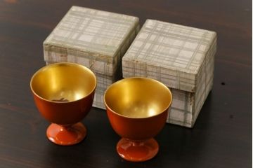 アンティーク雑貨　和製アンティーク　大正昭和初期　金魚の図　木製蒔絵盃(漆器、杯、和食器)2客セット