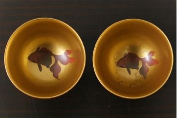 アンティーク雑貨　和製アンティーク　大正昭和初期　金魚の図　木製蒔絵盃(漆器、杯、和食器)2客セット