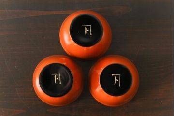 和製アンティーク　大正昭和初期　金魚の図　木製蒔絵盃(漆器、杯、和食器)3客セット