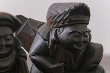 アンティーク雑貨　和製アンティーク　大黒天・恵比寿天　柔らかな表情が縁起の良い木彫りの置物