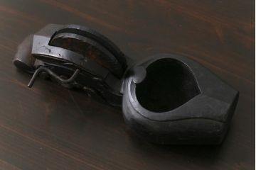 アンティーク雑貨　和製アンティーク　大正昭和初期　ケヤキ材　彫刻　味わいのある墨壺(墨壷、大工道具)