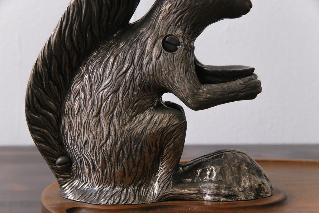 アンティーク雑貨　ビンテージ　ディスプレイにもおすすめのリスのナッツクラッカー(くるみ割り、キッチン雑貨、ディスプレイ)