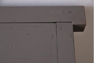 アンティーク家具　和製アンティーク　メンズライクにもおすすめな当店ペイントのローボード(リビングボード、収納棚)