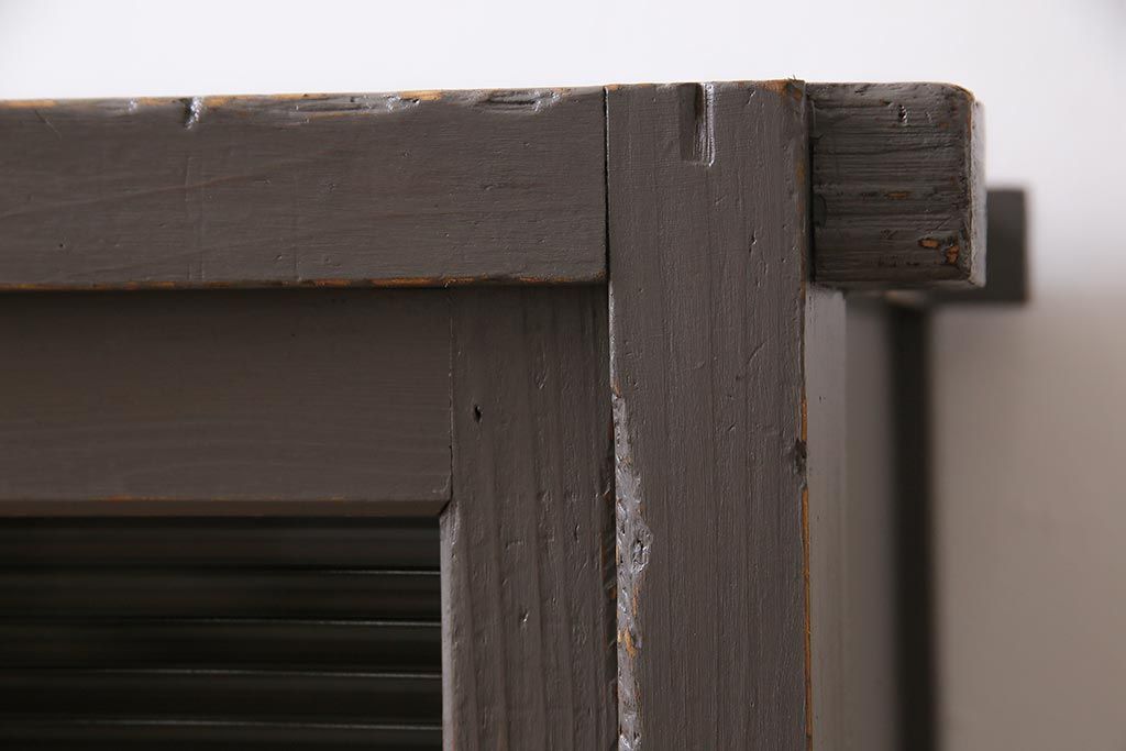 アンティーク家具　和製アンティーク　メンズライクにもおすすめな当店ペイントのローボード(リビングボード、収納棚)