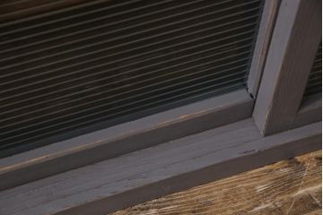 アンティーク家具　和製アンティーク　メンズライクにもおすすめな当店ペイントのローボード(リビングボード、収納棚)