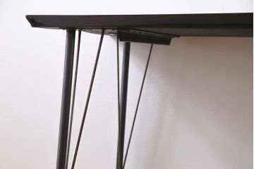 古材リメイク　ケヤキ材一枚板　ダイナミックな杢目を堪能できる鉄脚テーブル(作業台、カフェテーブル)