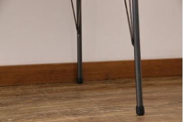 古材リメイク　ケヤキ材一枚板　ダイナミックな杢目を堪能できる鉄脚テーブル(作業台、カフェテーブル)