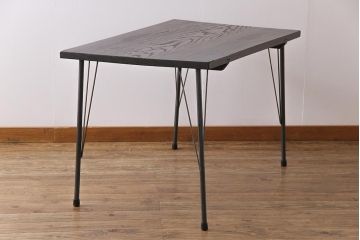 リメイク家具　栗材一枚板　古材の持つ味わいが魅力の鉄脚テーブル(カフェテーブル、作業台)