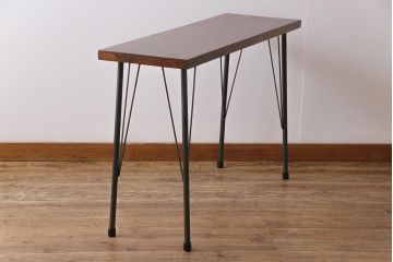 リメイク家具　古材一枚板　木目の流れが趣きのある鉄脚テーブル(サイドテーブル、コンソールテーブル)