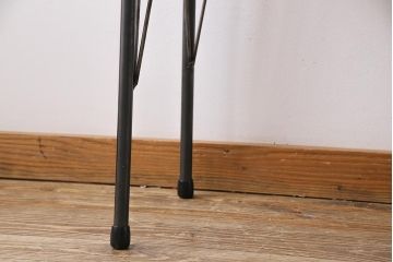 リメイク家具　古材一枚板　木目の流れが趣きのある鉄脚テーブル(サイドテーブル、コンソールテーブル)