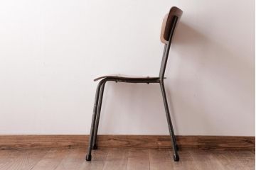 ヴィンテージ家具　イギリスビンテージ　インダストリアルな空間作りに活躍するスクールチェア(ワークチェア、板座チェア、椅子)(2)